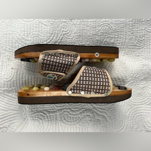 NEO Reflexology Sandals | Size 40 - Picture 2 of 4
